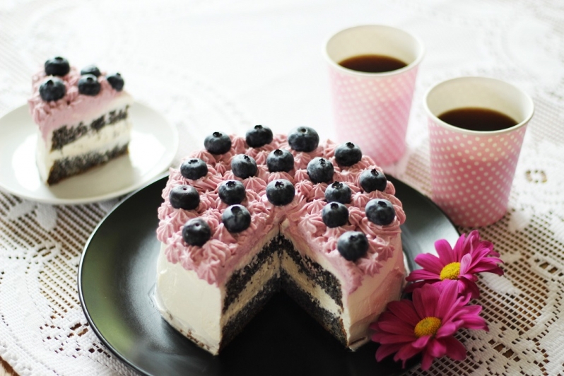 Bezlepkový makový dort s krémem z tvarohu a mascarpone